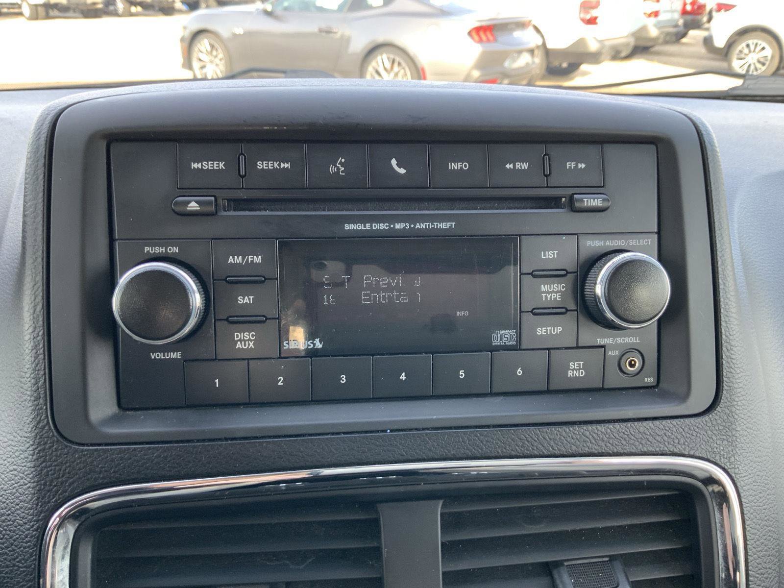 Used 2015 Dodge Grand Caravan American Value Package w/ UConnect Hands-Free Group image 33