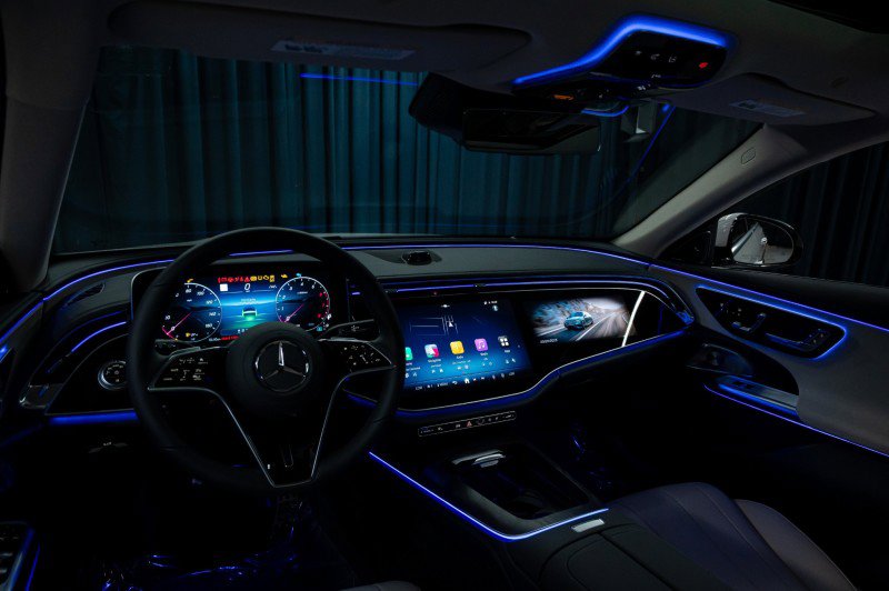 New 2025 Mercedes-Benz E 450 4MATIC All-Terrain Wagon image 13