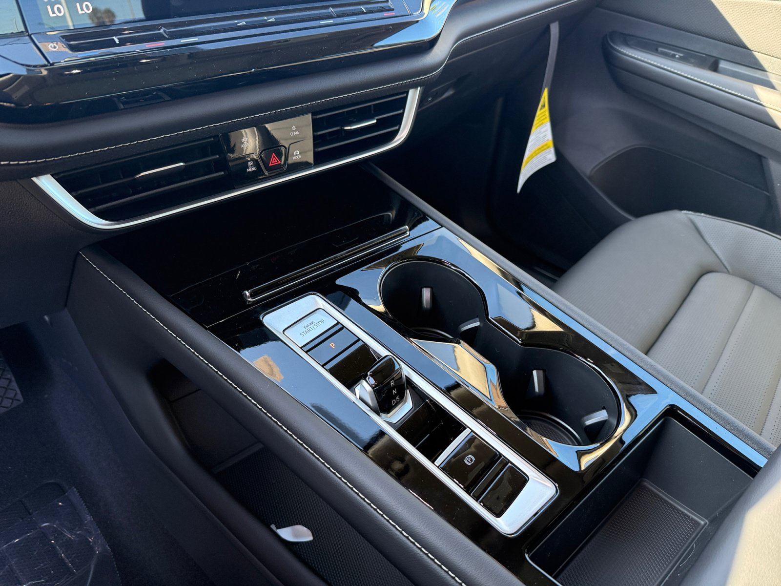 New 2026 Volkswagen Atlas SEL AWD/4WD image 13
