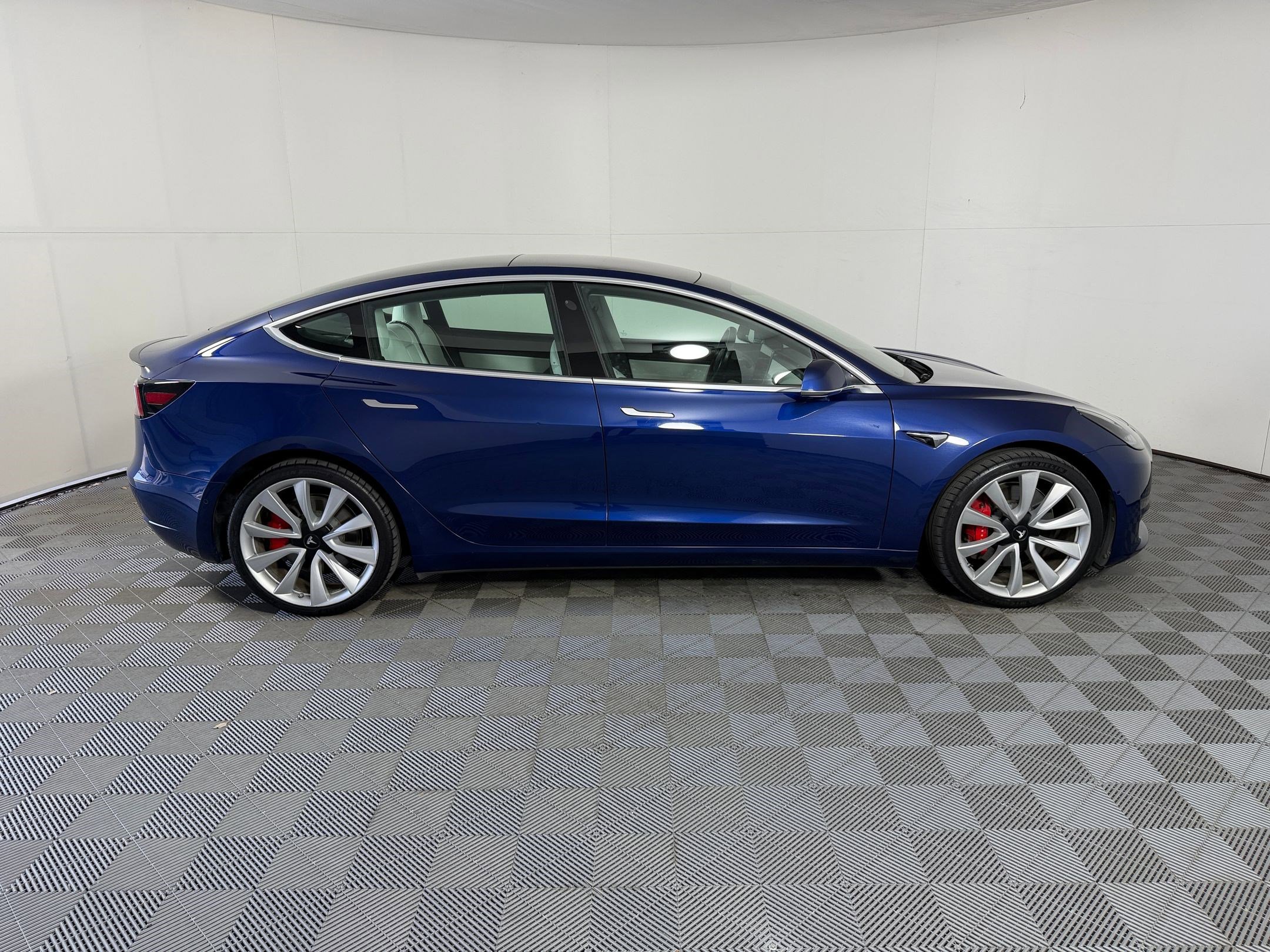Used 2019 Tesla Model 3 Long Range AWD/4WD image 8
