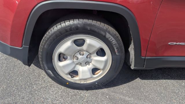 Used 2016 Jeep Cherokee Sport image 9