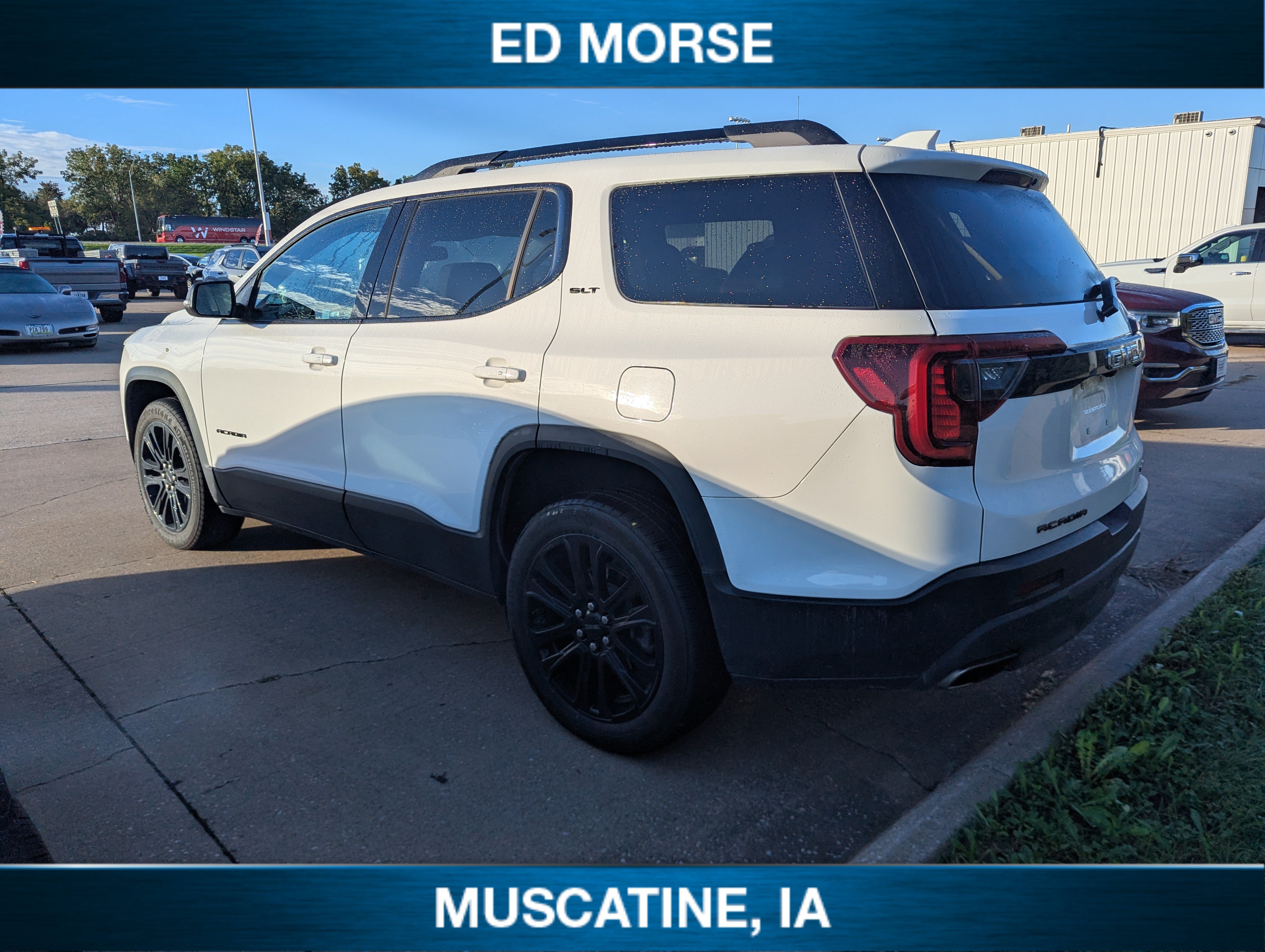Used 2023 GMC Acadia SLT w/ Elevation Edition AWD/4WD image 3