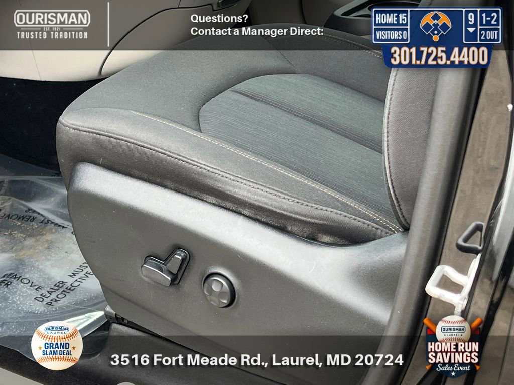 Used 2019 Chrysler Pacifica Touring Plus w/ Tire & Wheel Group FWD image 5