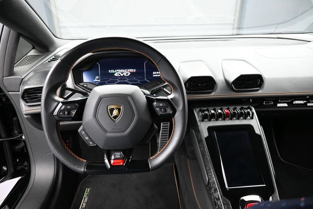 Used 2022 Lamborghini Huracan EVO RWD image 19