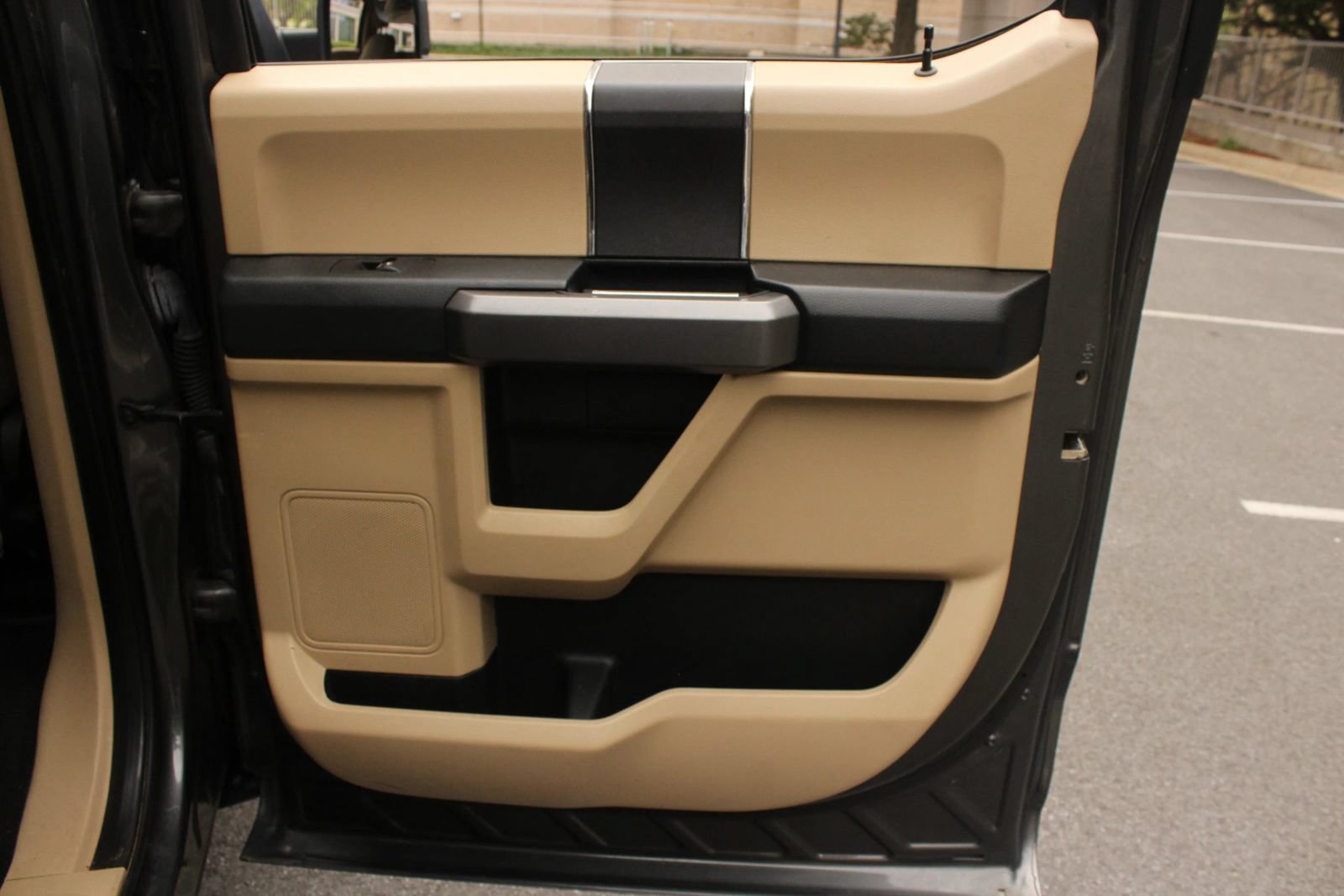 Used 2020 Ford F150 XLT RWD image 24