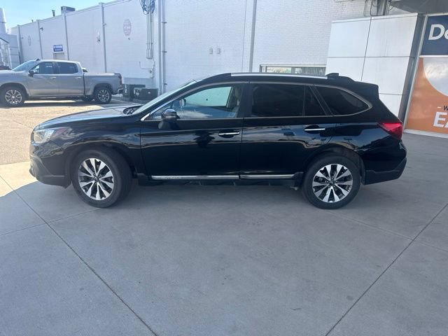 Used 2018 Subaru Outback 3.6R Touring AWD/4WD image 2