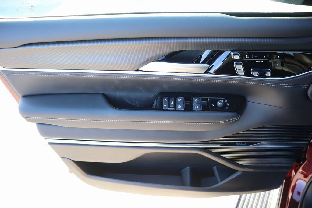 New 2026 Jeep Grand Wagoneer Summit w/ Premium Group III image 18