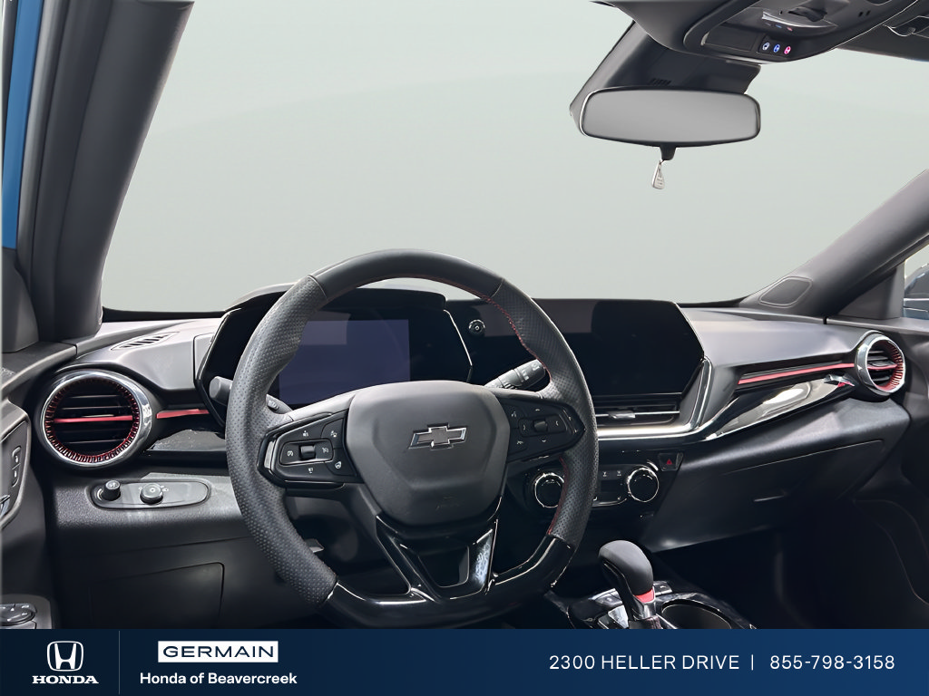 Used 2025 Chevrolet Trax RS w/ Sunroof Package FWD image 10