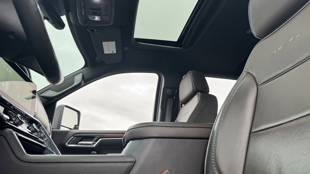 Used 2024 GMC Sierra 2500 Denali w/ Technology Package image 13