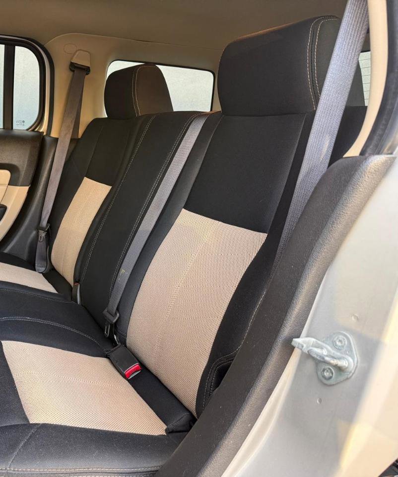 Used 2006 HUMMER H3 w/ Chrome Appearance Package image 19