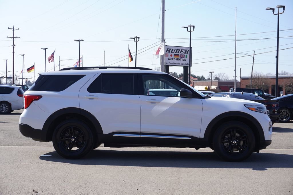 Used 2022 Ford Explorer XLT w/ Equipment Group 202A image 8