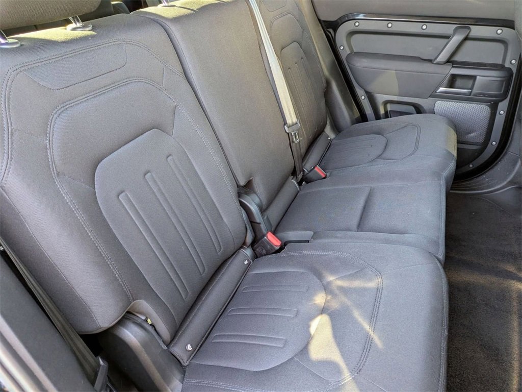 Used 2022 Land Rover Defender 110 image 31