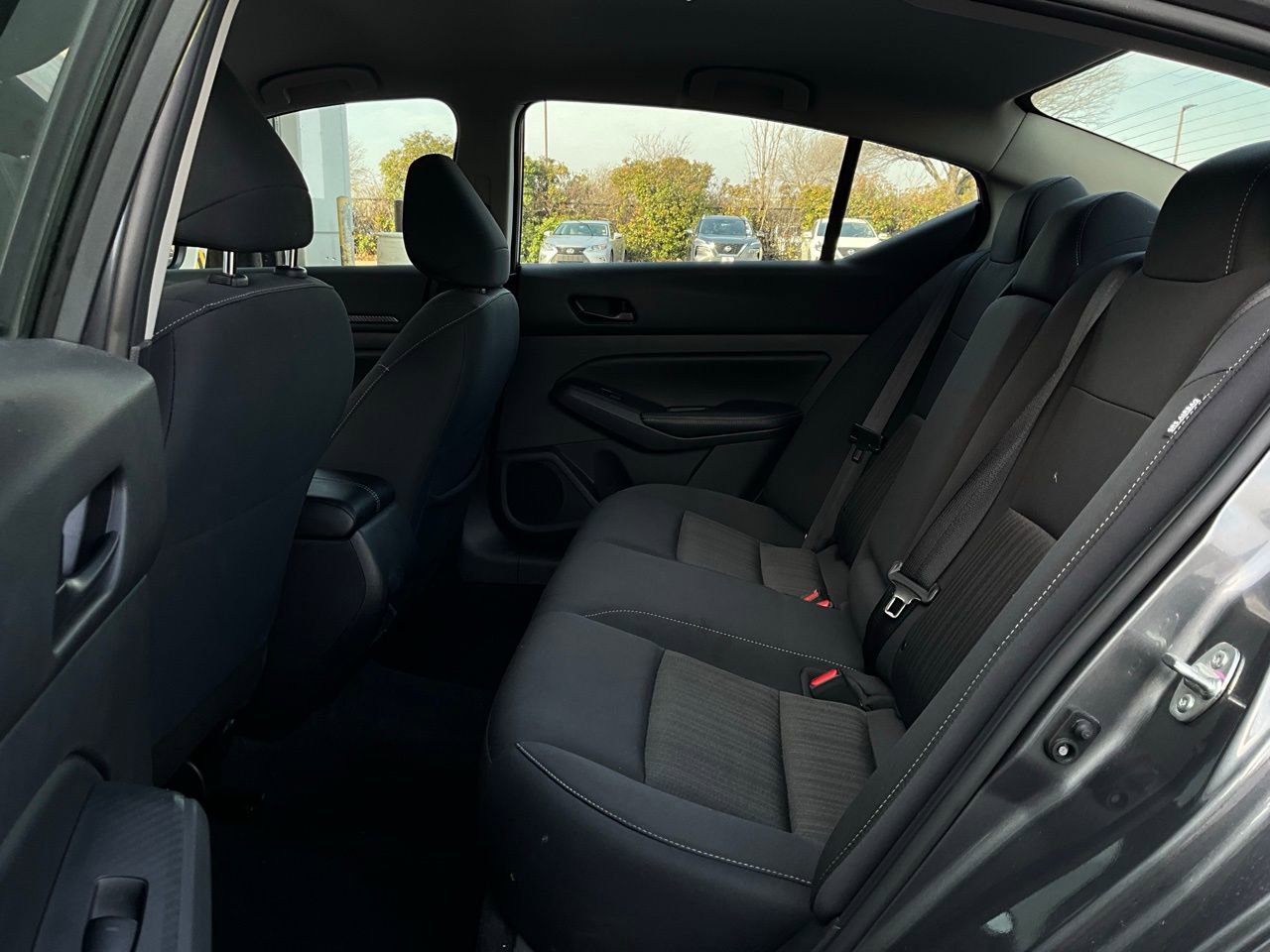 Used 2025 Nissan Altima 2.5 SV image 12