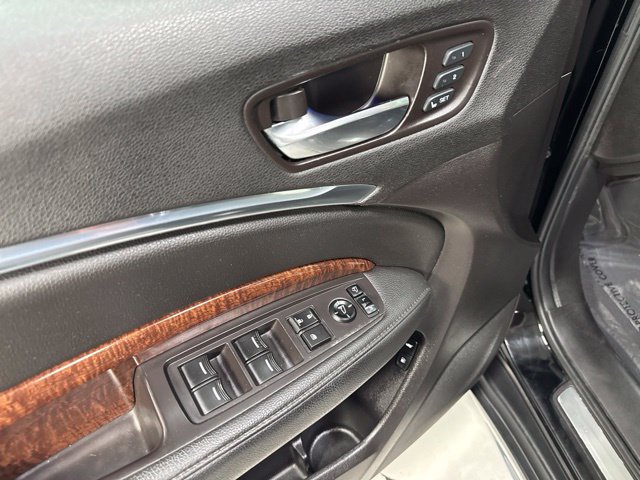 Used 2017 Acura MDX w/ Technology Package AWD/4WD image 12