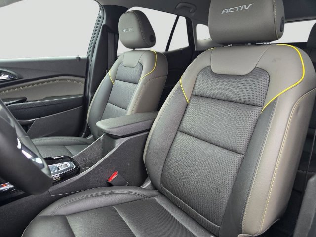 Used 2025 Chevrolet Trax ACTIV w/ Driver Confidence Package FWD image 19