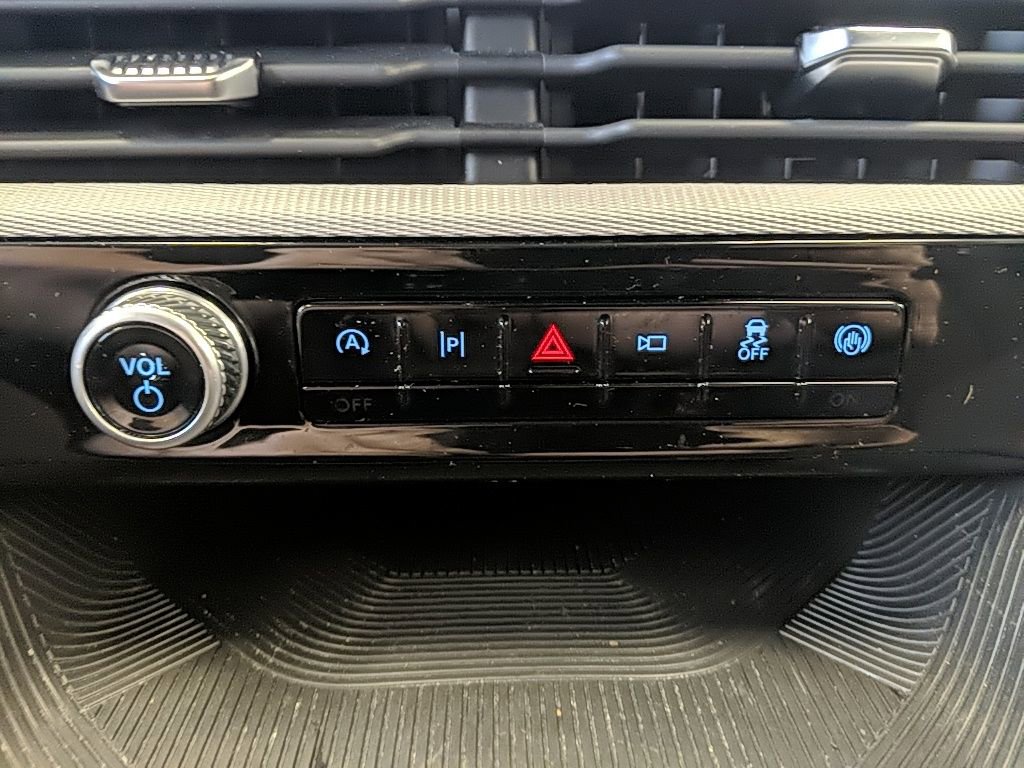 Used 2025 Ford Explorer Active image 22