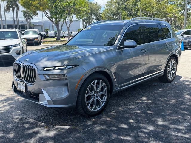Used 2023 BMW X7 xDrive40i AWD/4WD image 3