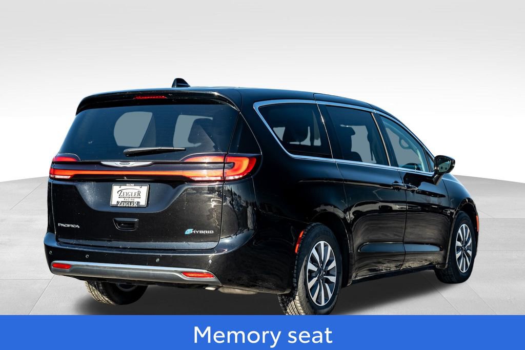 Used 2024 Chrysler Pacifica Select image 7