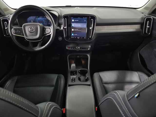 Certified 2025 Volvo XC40 B5 Core image 15