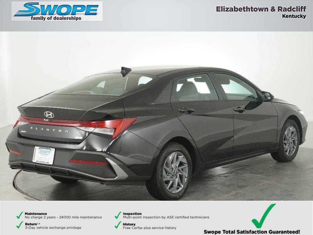 New 2026 Hyundai Elantra Hybrid FWD image 3