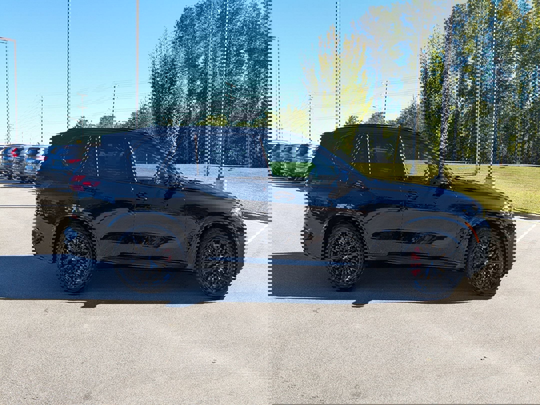 New 2026 BMW X5 M60i w/ Executive Package image 2
