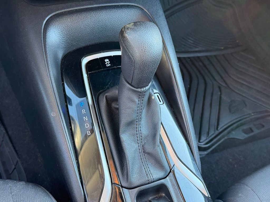 Used 2021 Toyota Corolla LE image 19