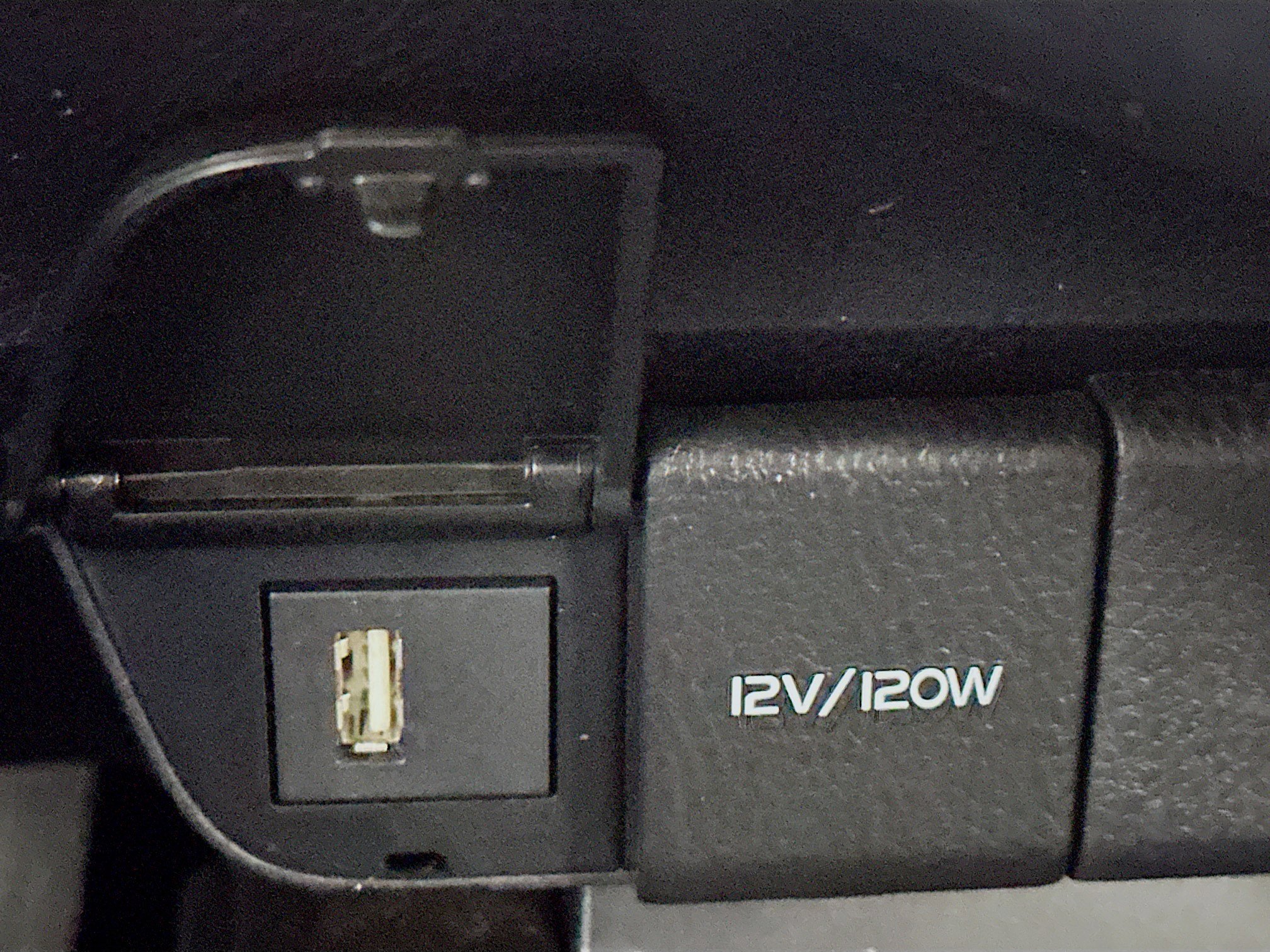 Used 2021 Toyota Camry SE w/ Carpet Mat Package (TMS) image 24