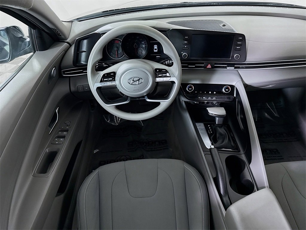 Certified 2022 Hyundai Elantra SEL image 4