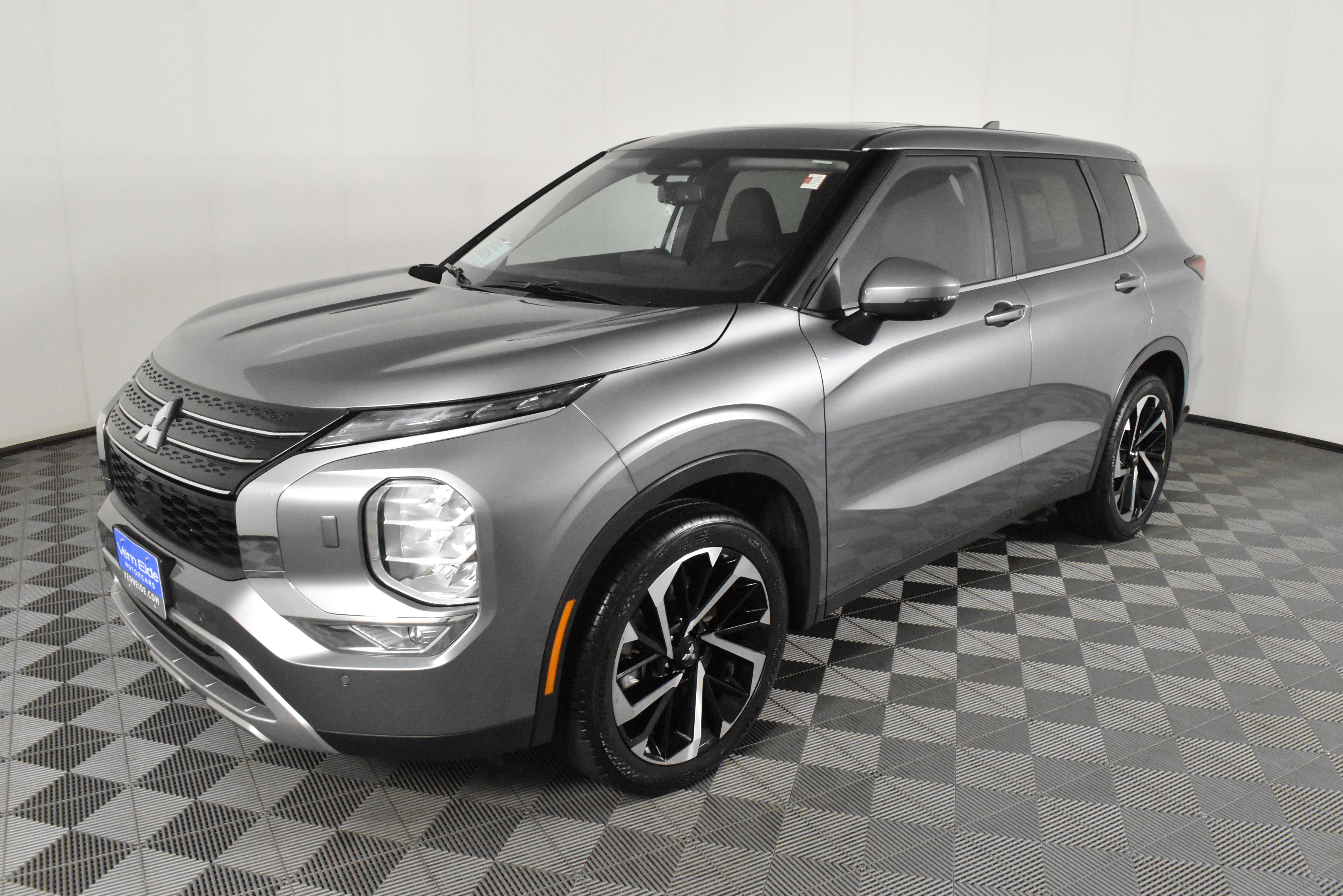 Used 2024 Mitsubishi Outlander SE image 10