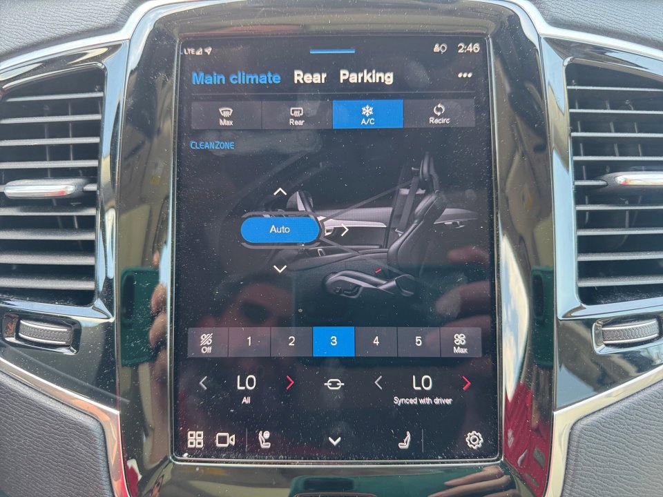 New 2025 Volvo XC90 T8 Plus w/ Protection Package Premier image 18