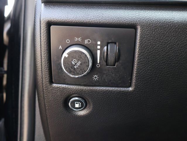 Used 2020 Jeep Grand Cherokee Limited image 32