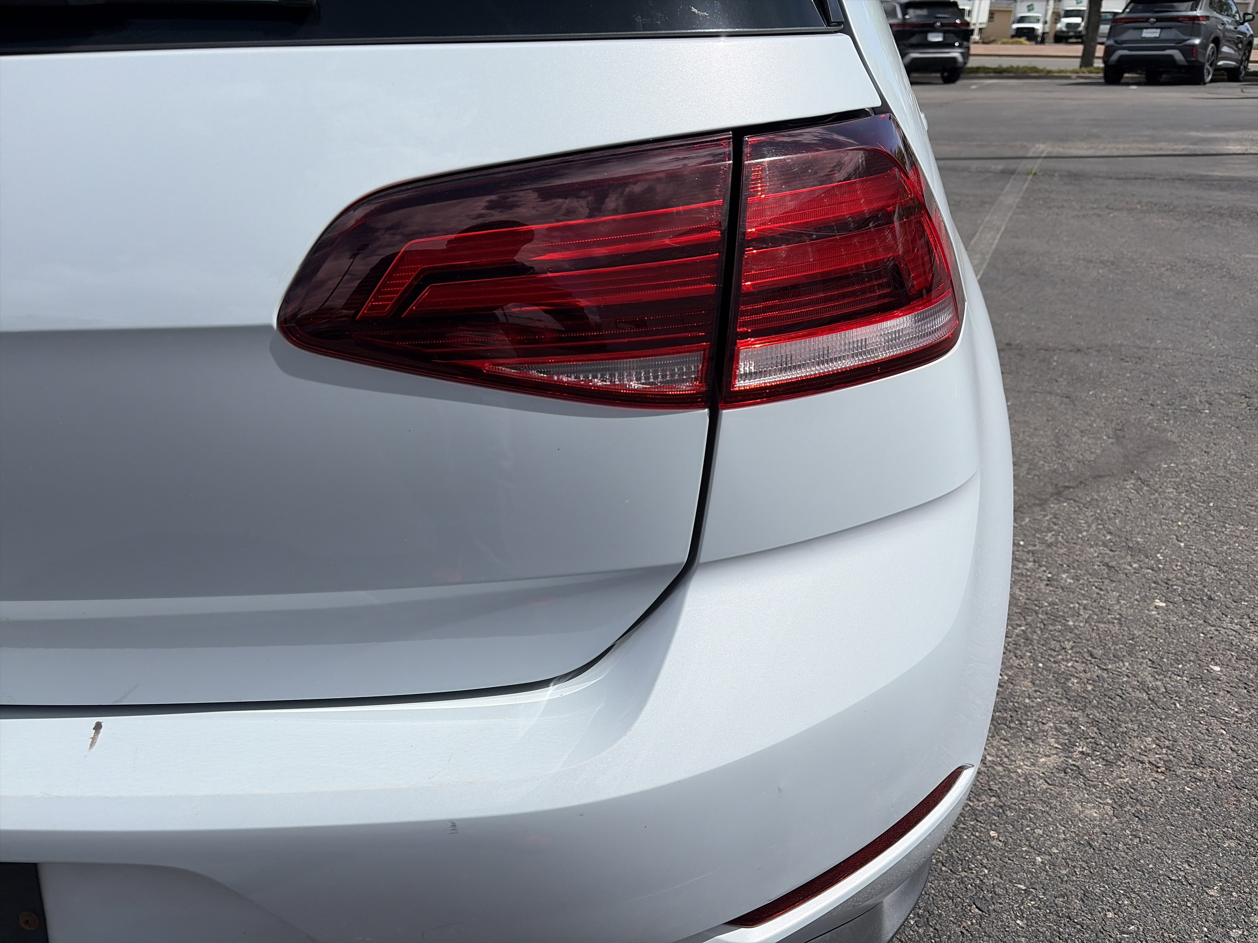 Used 2018 Volkswagen GTI SE w/ SE Leather Package FWD image 25