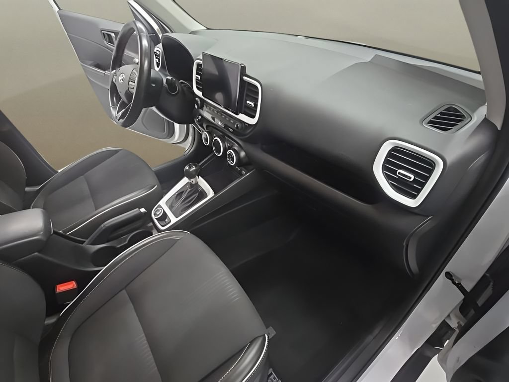 Used 2022 Hyundai Venue Limited FWD image 25