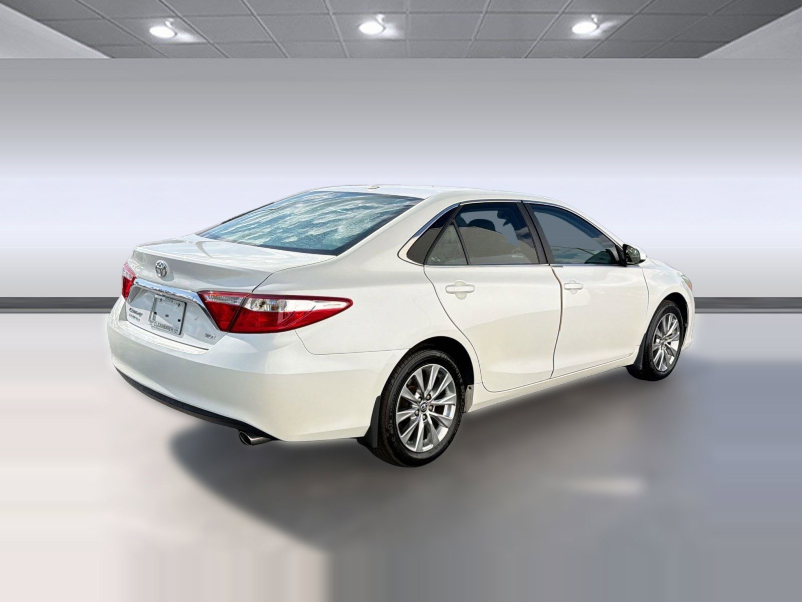 Used 2015 Toyota Camry XLE FWD image 9