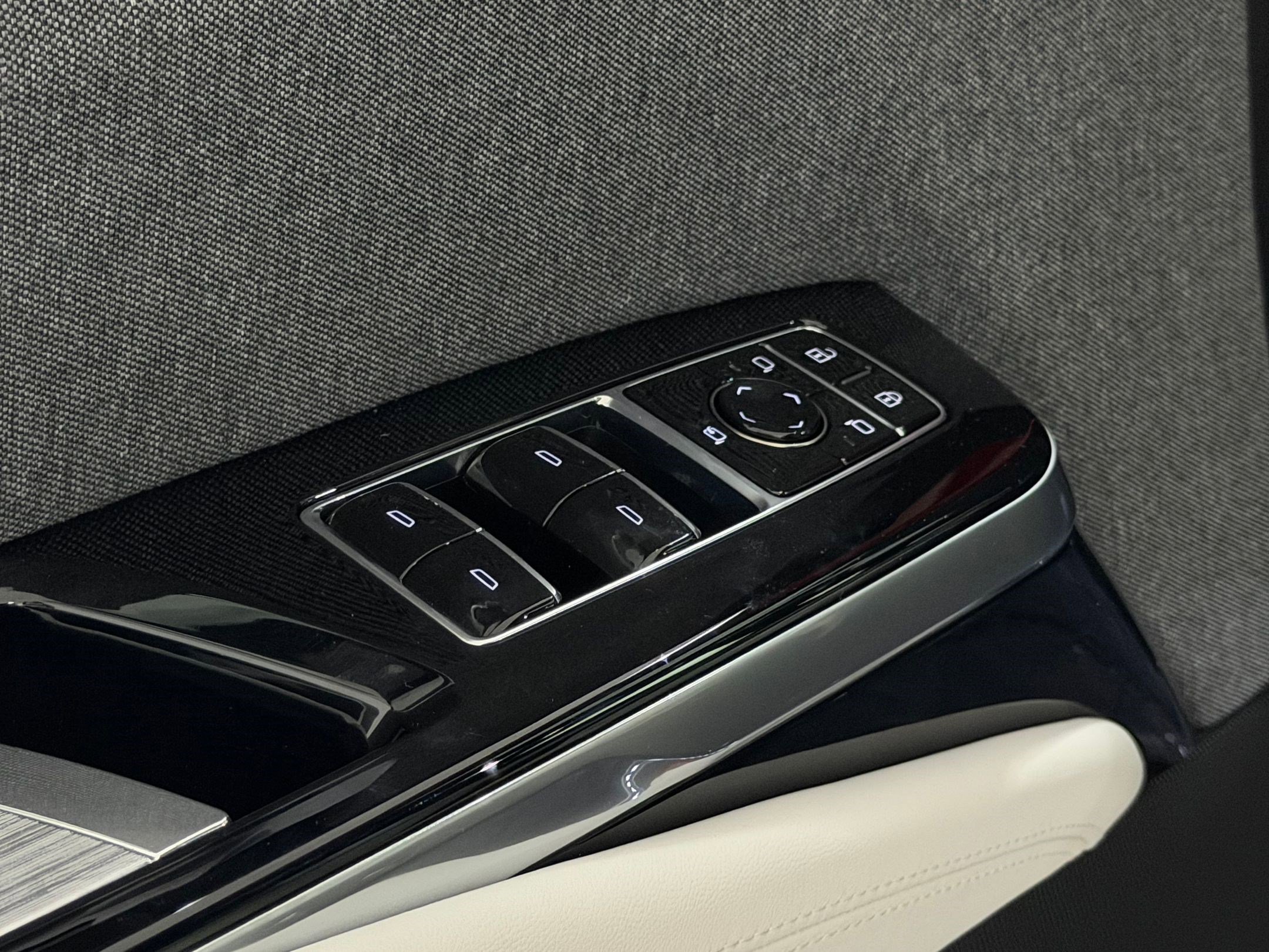 New 2025 Cadillac Escalade Premium Luxury Platinum AWD/4WD image 21