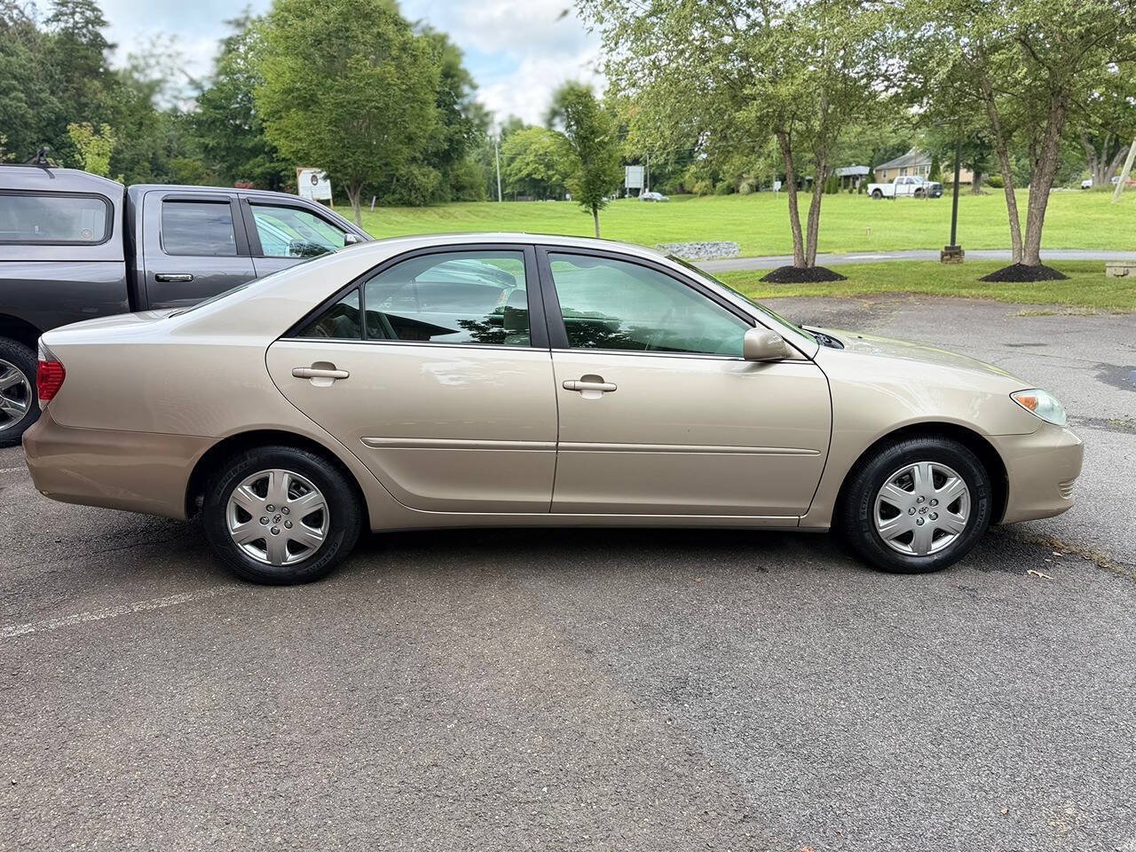Used 2006 Toyota Camry LE FWD image 6