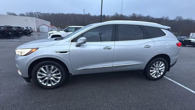 Used 2019 Buick Enclave Essence image 2