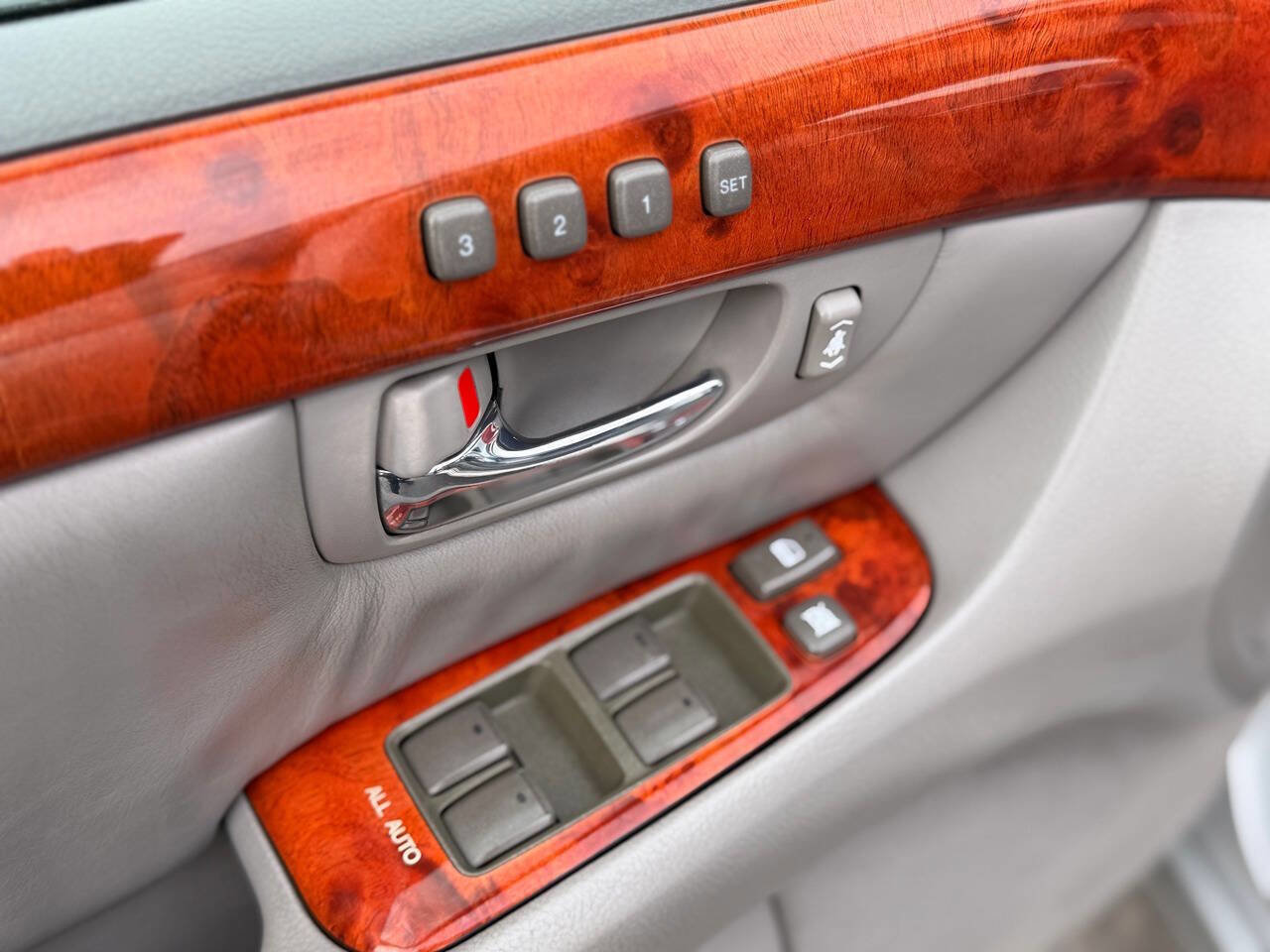 Used 2003 Lexus LS 430 image 32