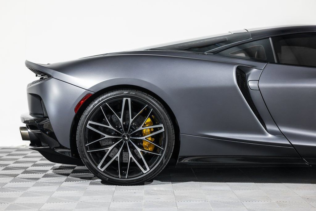 Used 2023 McLaren GT image 2