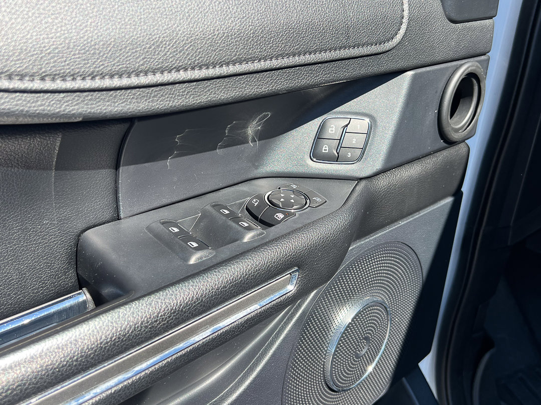 Used 2020 Ford Expedition XLT w/ Equipment Group 202A AWD/4WD image 18