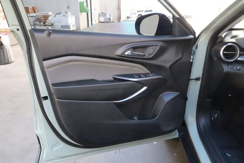 Used 2024 Chevrolet Trax ACTIV FWD image 22