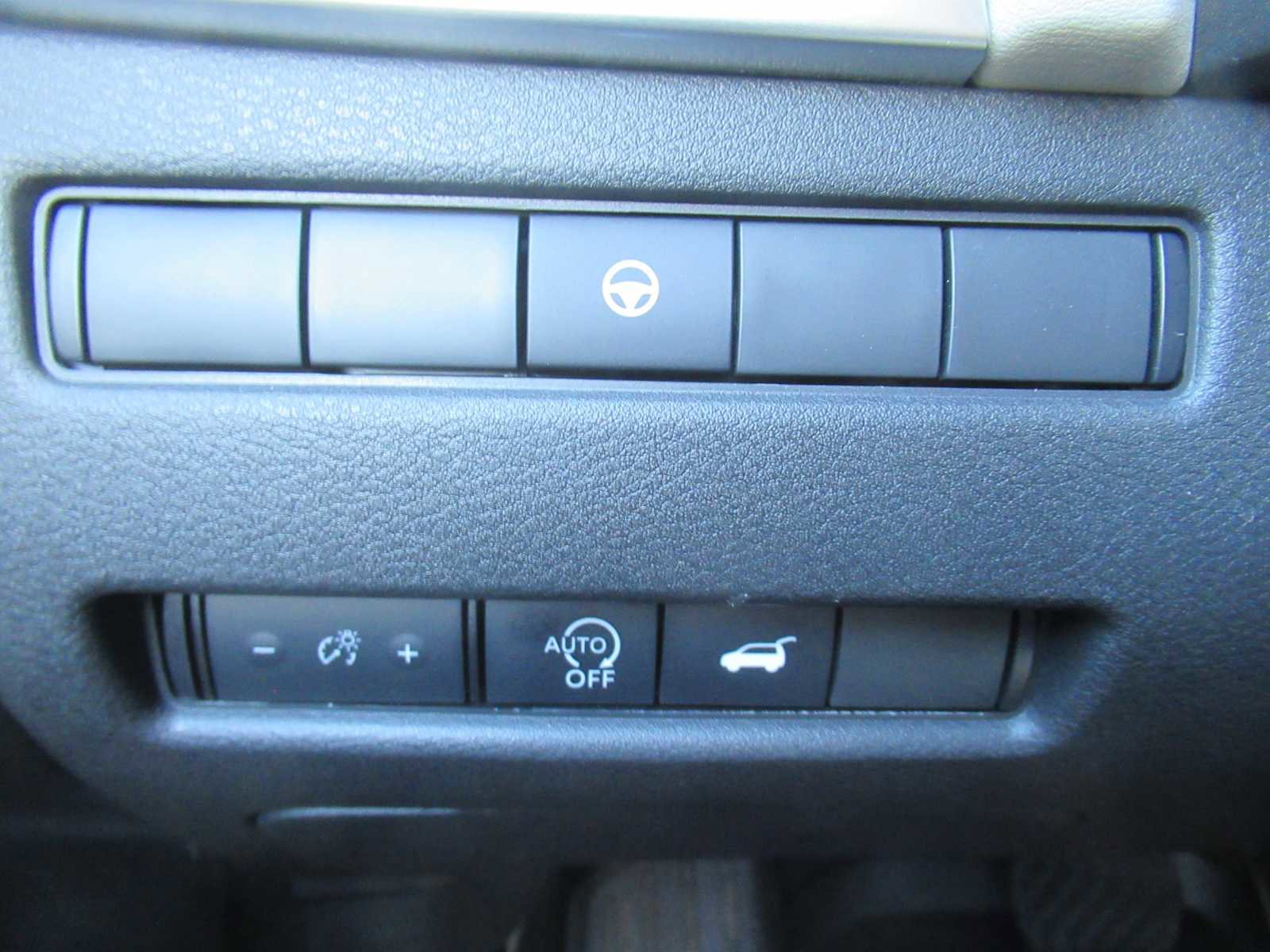 Used 2024 Nissan Rogue SV image 29