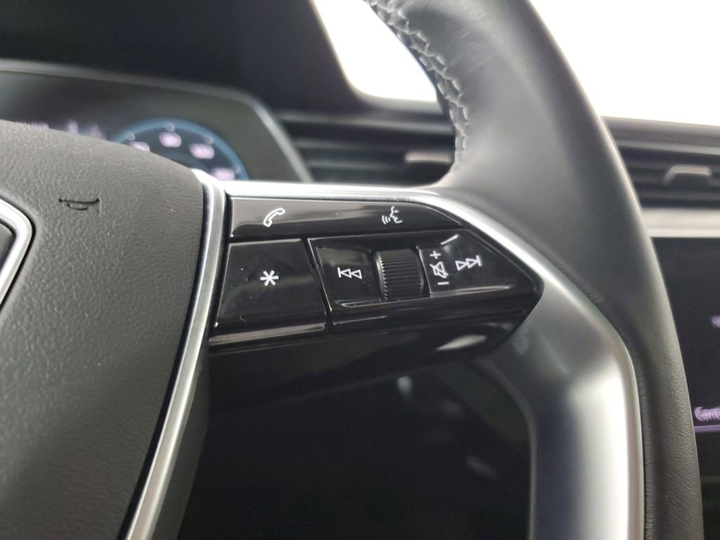 Certified 2023 Audi e-tron Premium Plus w/ Premium Plus Package image 27