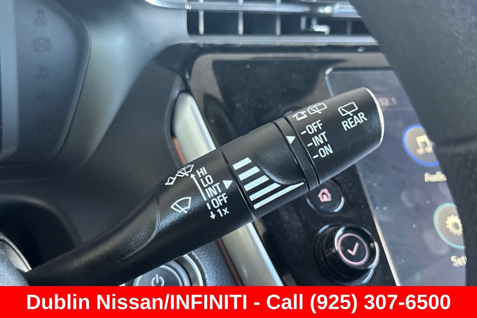 Used 2023 Chevrolet Bolt EUV LT FWD image 38
