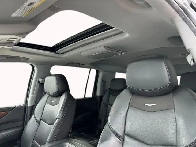Used 2020 Cadillac Escalade ESV Luxury w/ Escalade Sport Edition image 31