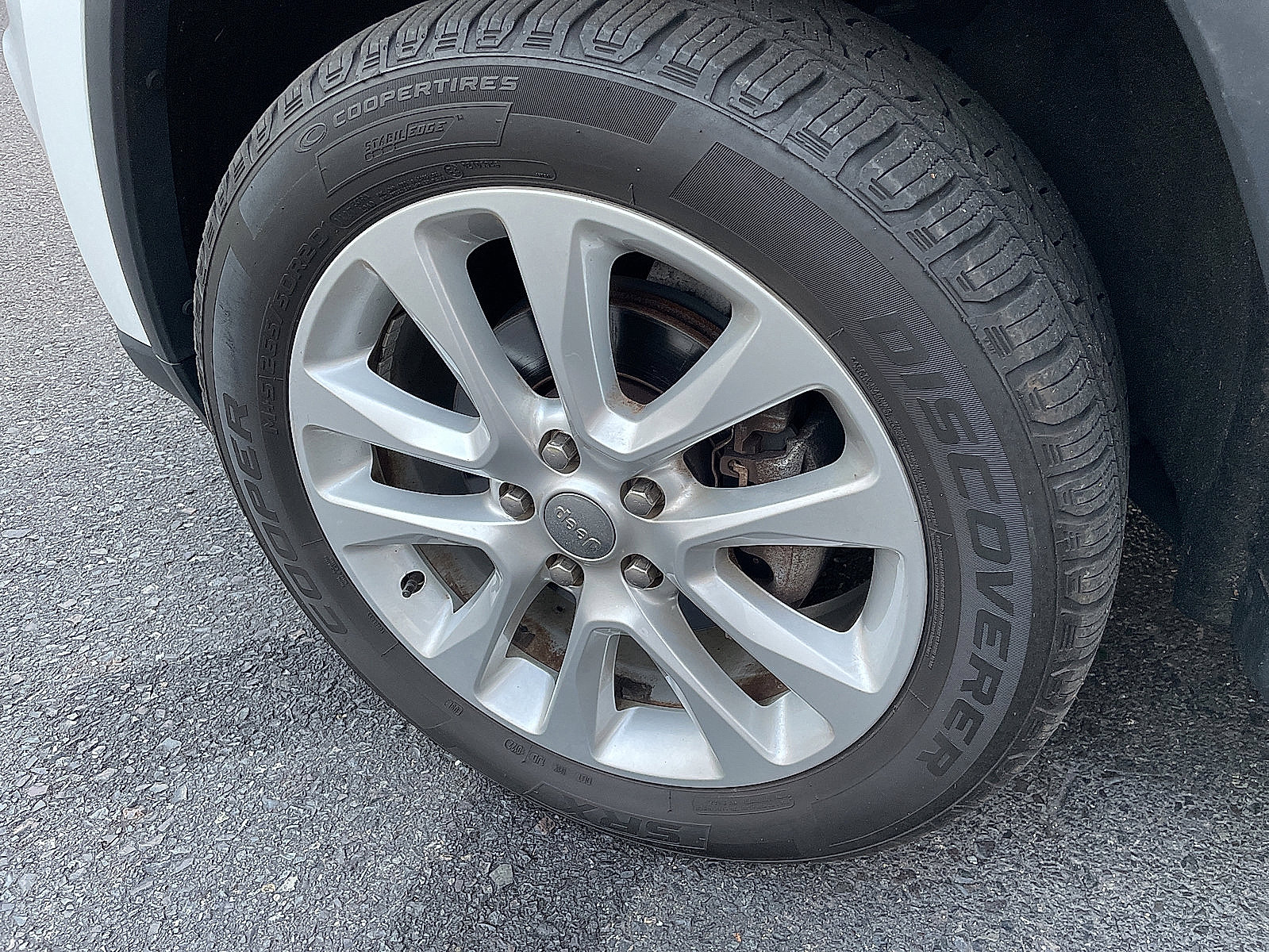 Used 2017 Jeep Grand Cherokee Limited image 23