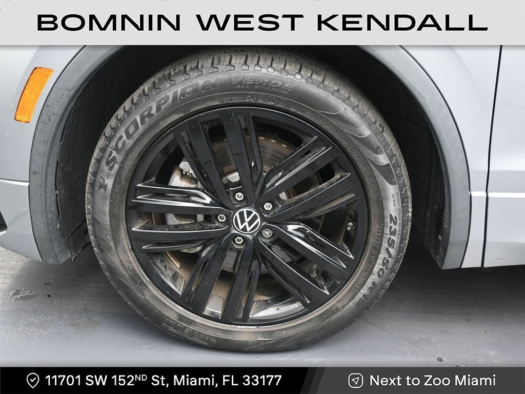 Used 2022 Volkswagen Tiguan SE R-Line image 9