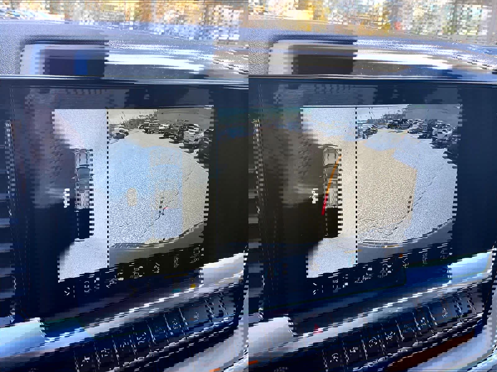 Used 2022 Chevrolet Silverado 1500 High Country w/ Technology Package image 17