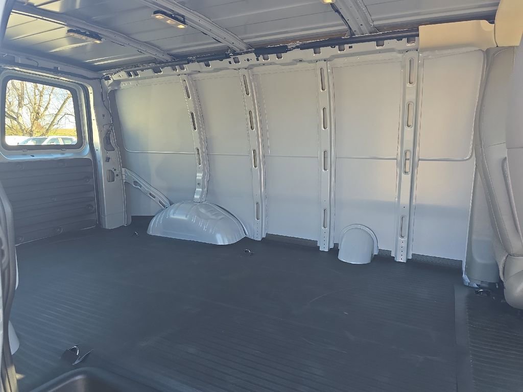 New 2025 Chevrolet Express 3500 w/ Driver Convenience Package image 14
