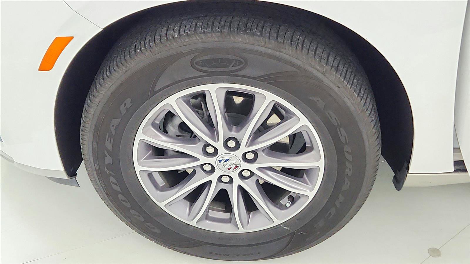 Used 2024 Buick Enclave Premium image 16